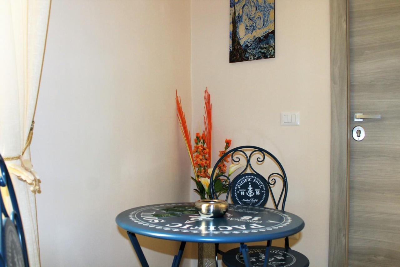 Bed and Breakfast Essenza Di Napoli Экстерьер фото